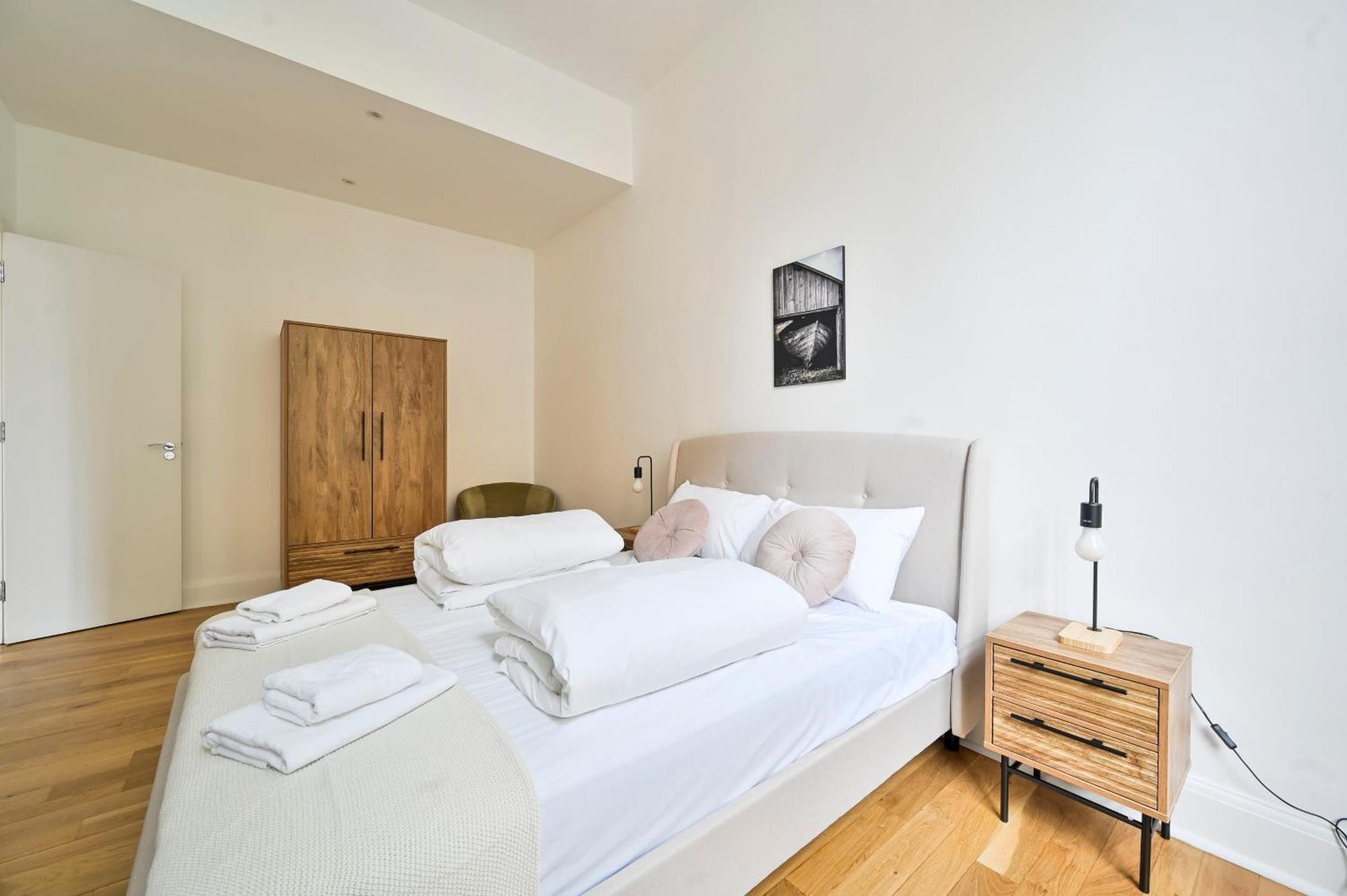 Magnificent 2 Bed Fitzrovia Apartment *